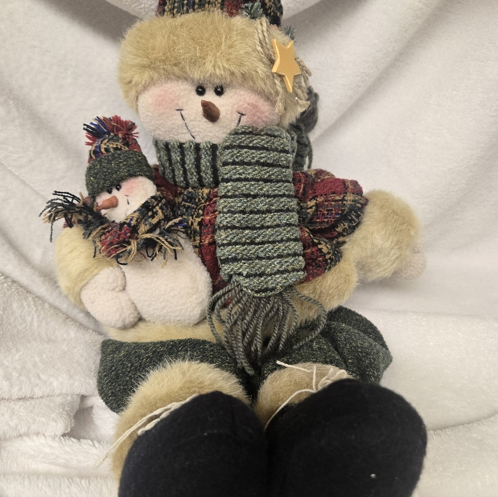 Plaid Snowman and Child Plush Decor